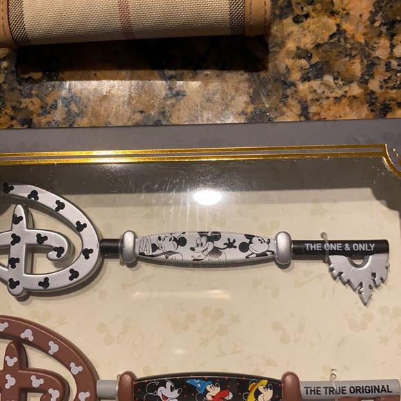 Disney’s Special Edition Key Trio - Picture 3 of 7
